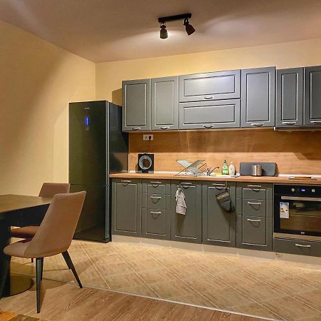 Stylish Urban Apart New 2021 Close To The Beach Varna Eksteriør bilde