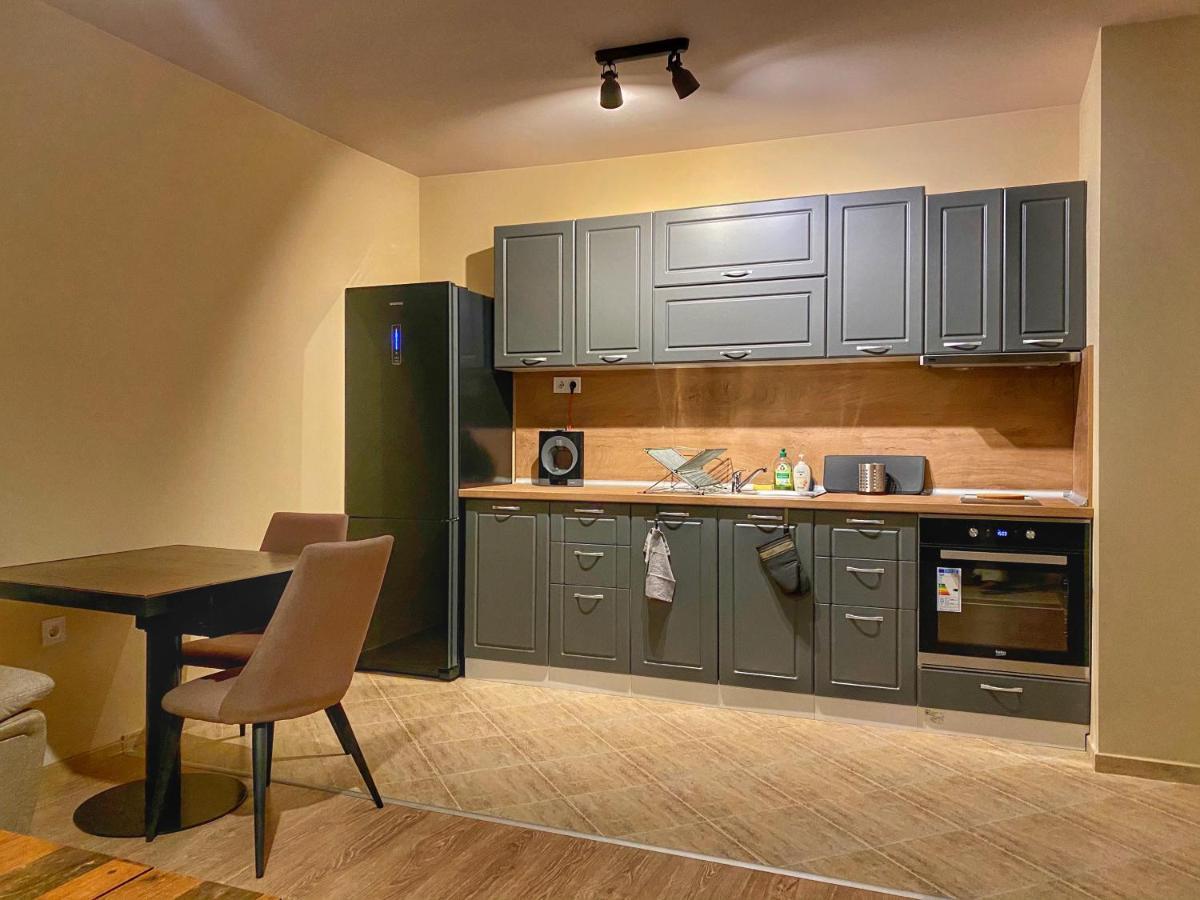 Stylish Urban Apart New 2021 Close To The Beach Varna Eksteriør bilde